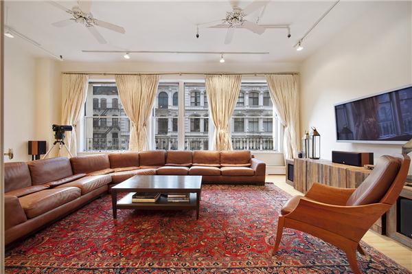 652 Broadway