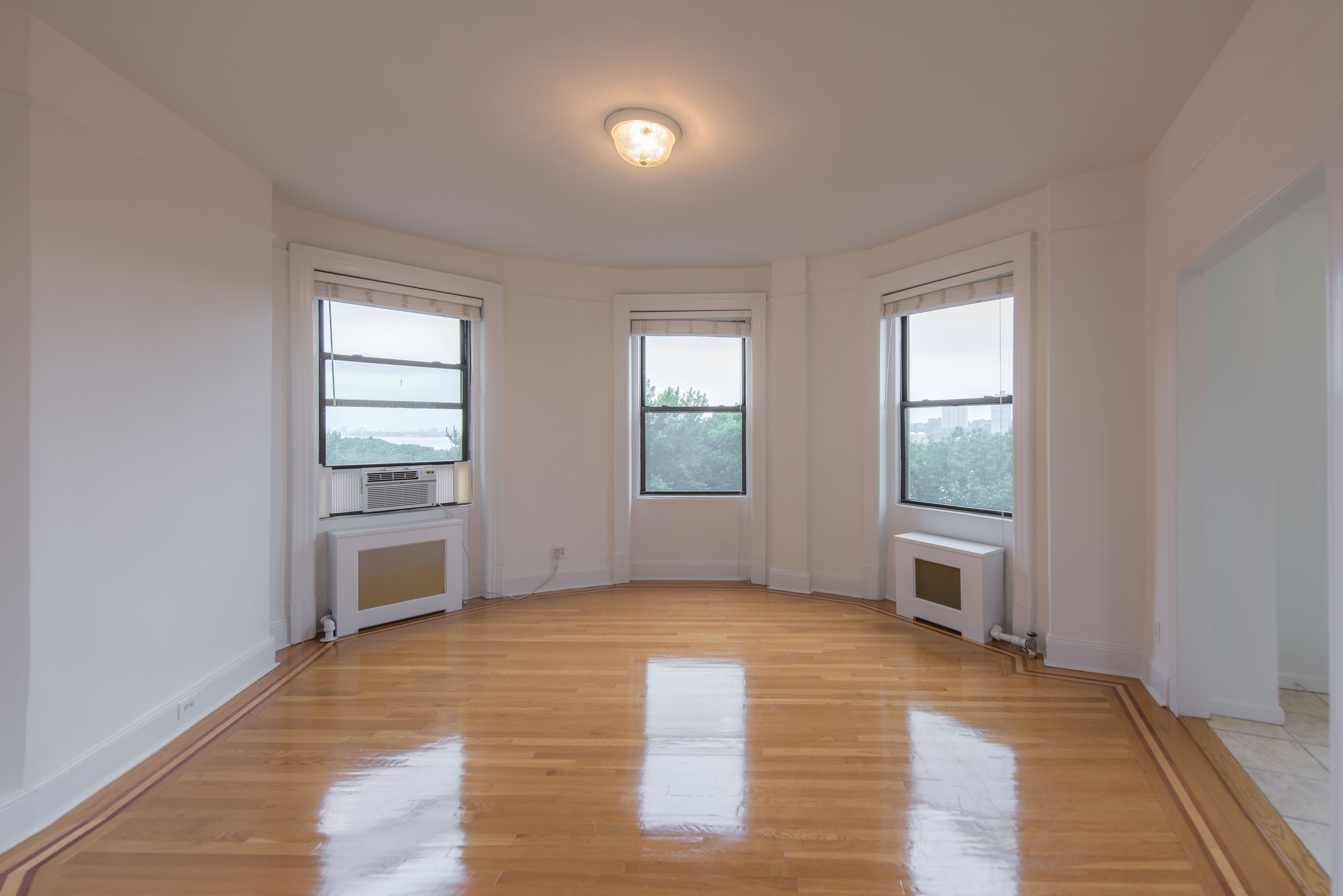 125 Riverside Drive