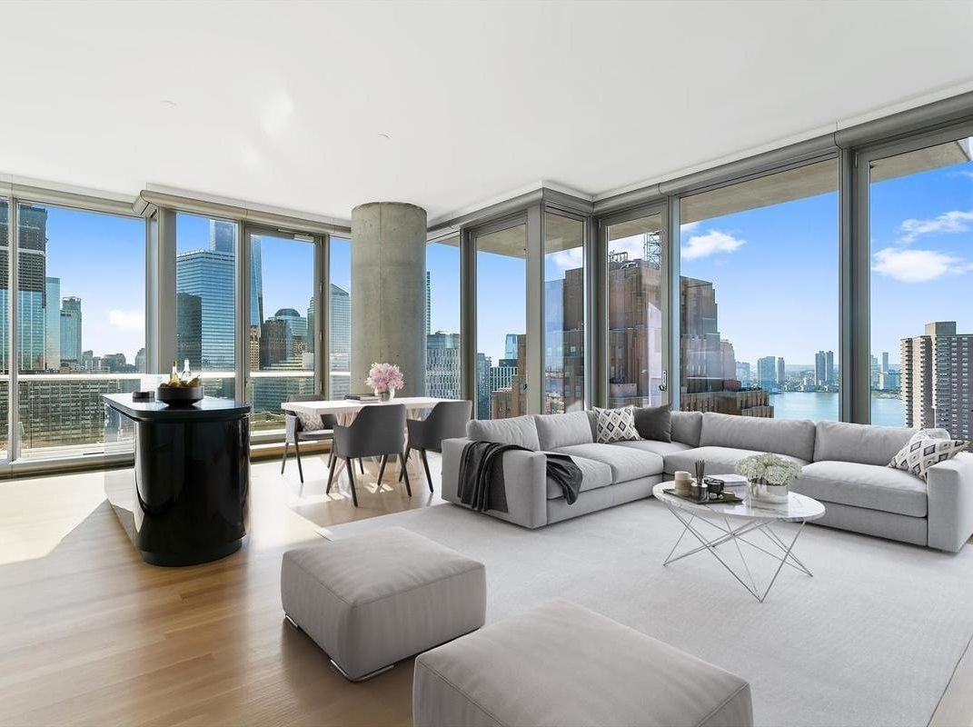 56 Leonard