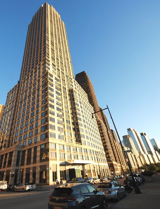 200 Riverside Boulevard