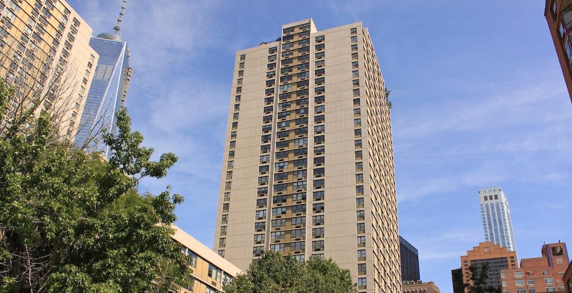 100 Gateway Plaza