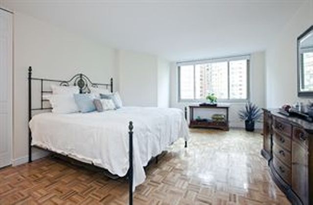 30 Lincoln Plaza