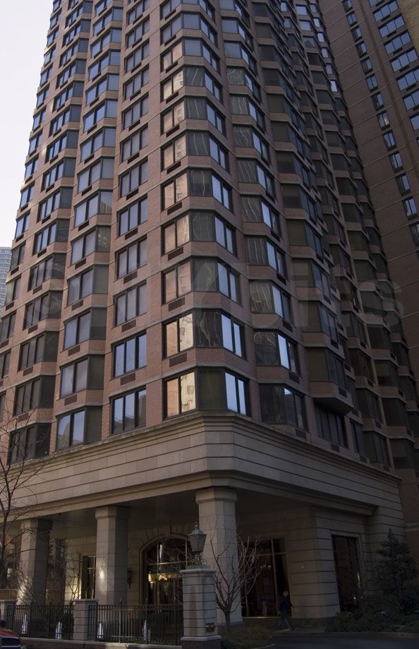 Paramount Tower