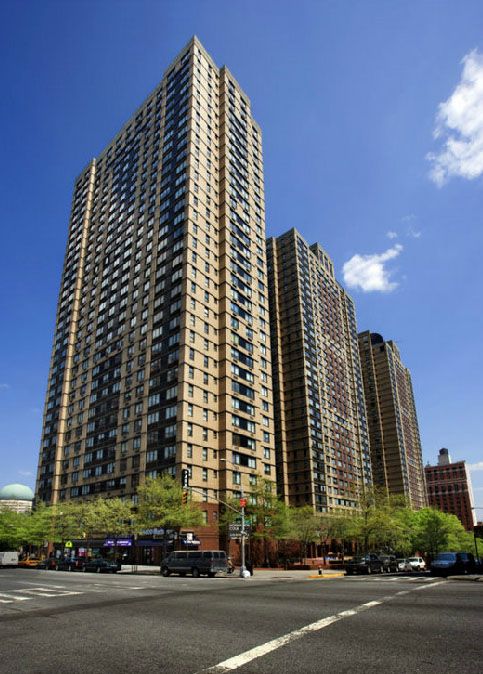 Normandie Court