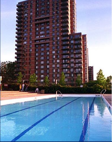 10-40 River Road