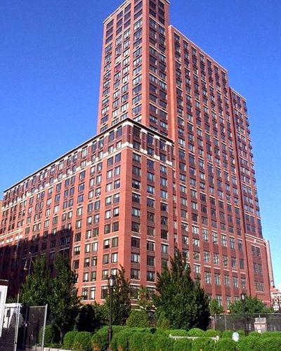 450 North End Avenue